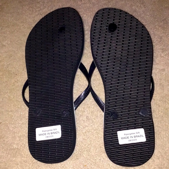 Havaianas Floral Flip Flops - Picture 3 of 4